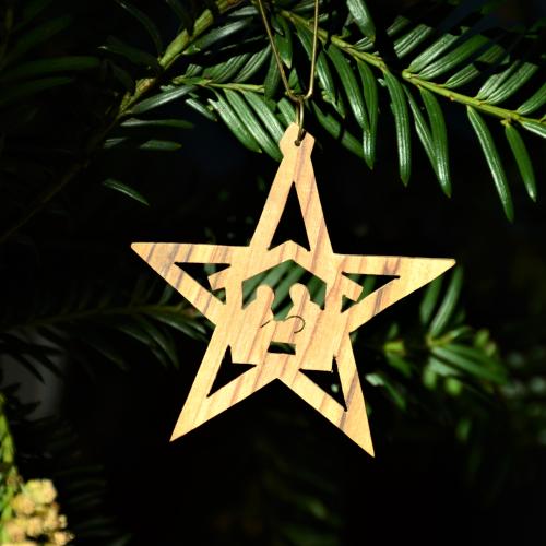 Stern mit Heiliger Familie aus Olivenholz Baumanhänger